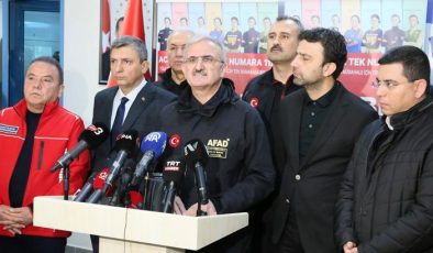 Kepez’e 3 aylık yağmur 12 saatte yağdı