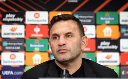 Okan Buruk’tan Çek muhabirlere tepki! ‘Siz konuşun isterseniz’