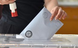 6 büyükşehir ve 23 il merkezi! İşte belediye başkanlığında el değiştiren iller…