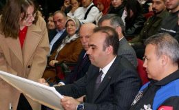 Alper Gezeravcı Erzurum’da gençlerin ilgisiyle karşılaştı