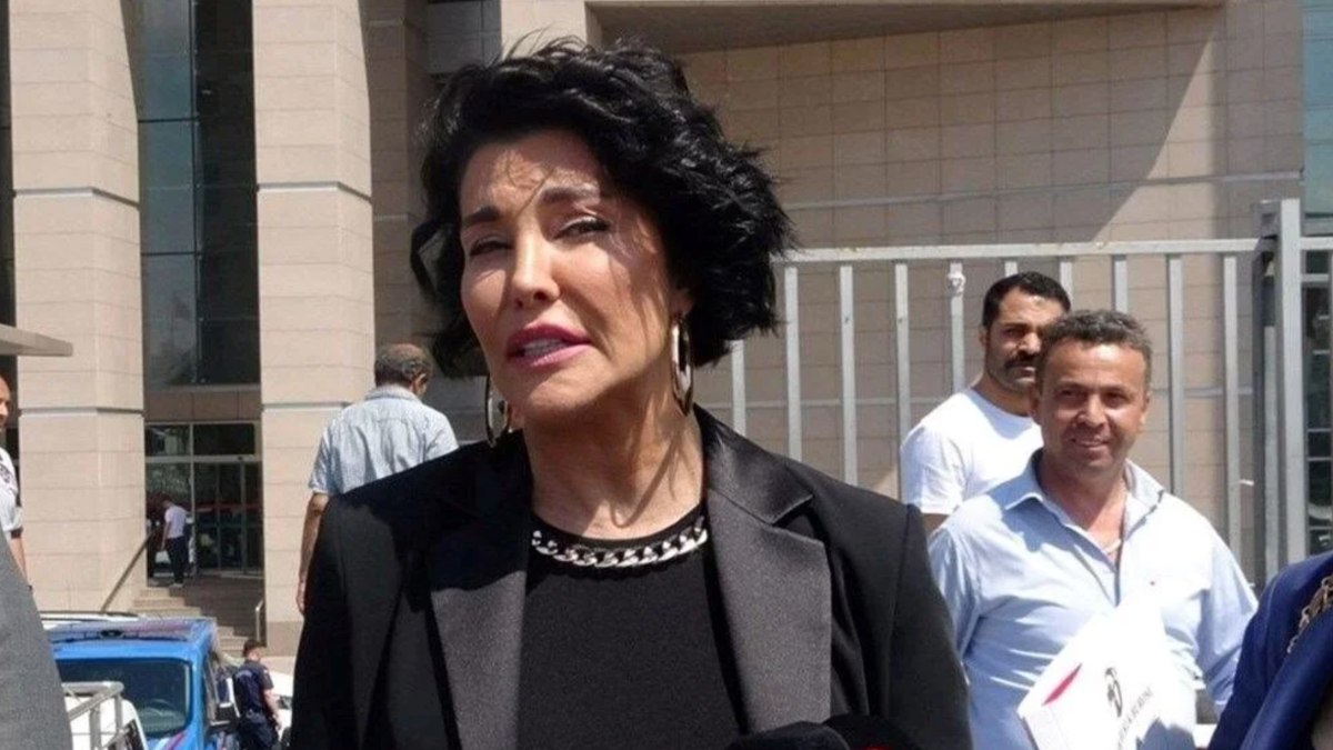 Deniz Akkaya, kontrol için evine gelen polislerden şikayetçi! “Beni taciz edemezsiniz”