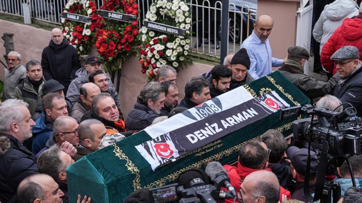 Gazeteci Deniz Arman, çok sevdiği formasıyla son yolculuğuna uğurlandı