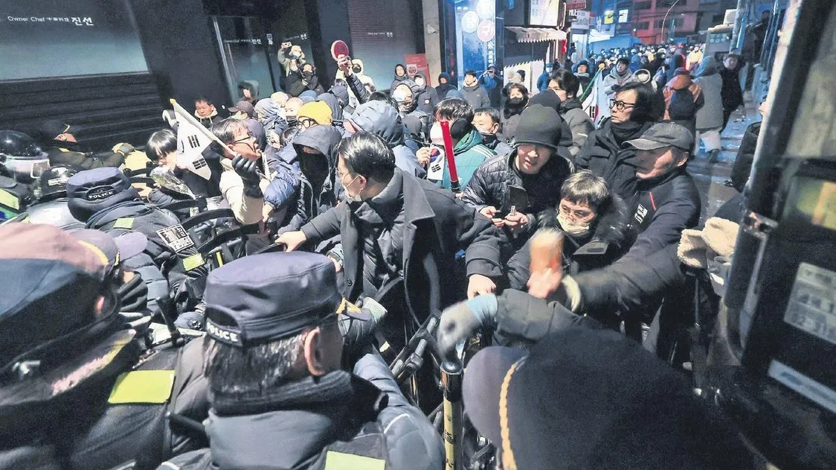 Güney Kore Başkanı Yoon resmen tutuklandı