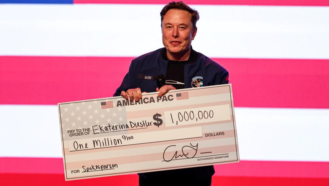 Elon Musk milyon dolarlık çekler dağıtıyor!