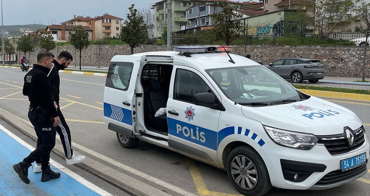 60 bin TL’lik telefon çaldı, bin TL’ye satarken yakalandı