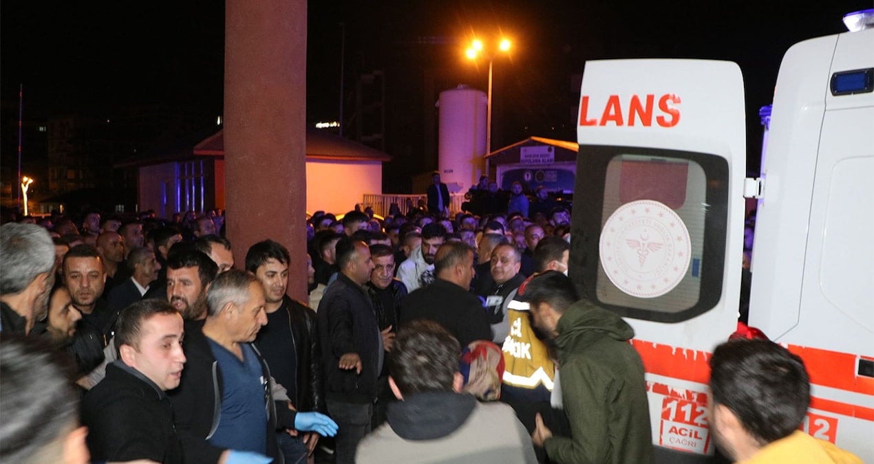 İş makinasının altında kalan işçi feci şekilde can verdi